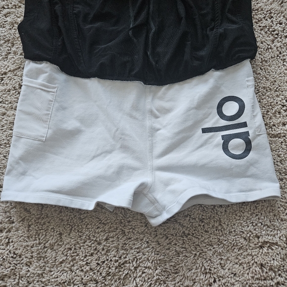 Alo mesh layer Ambiance shorts size medium - Picture 2 of 7